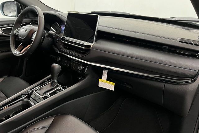 New 2026 Jeep Compass Latitude AWD/4WD image 24