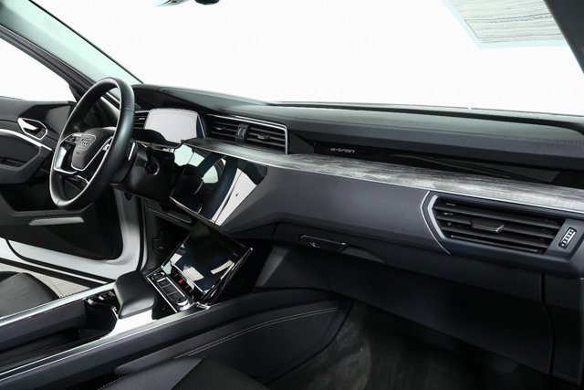 Used 2024 Audi Q8 e-tron Premium Plus image 25