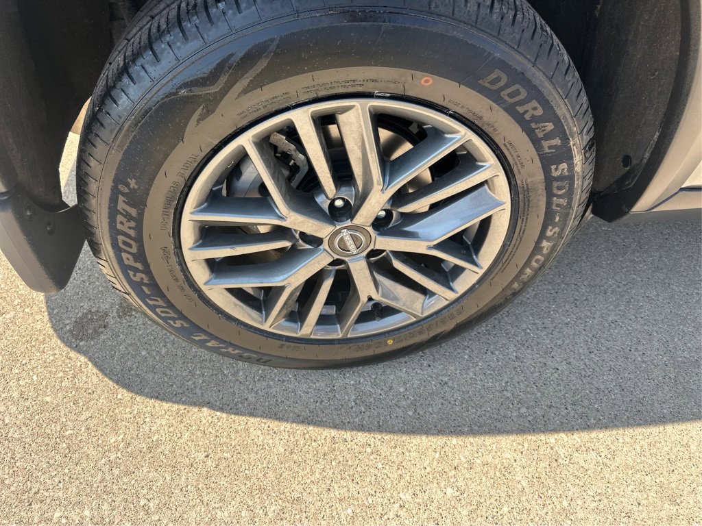 Used 2023 Nissan Rogue S image 19