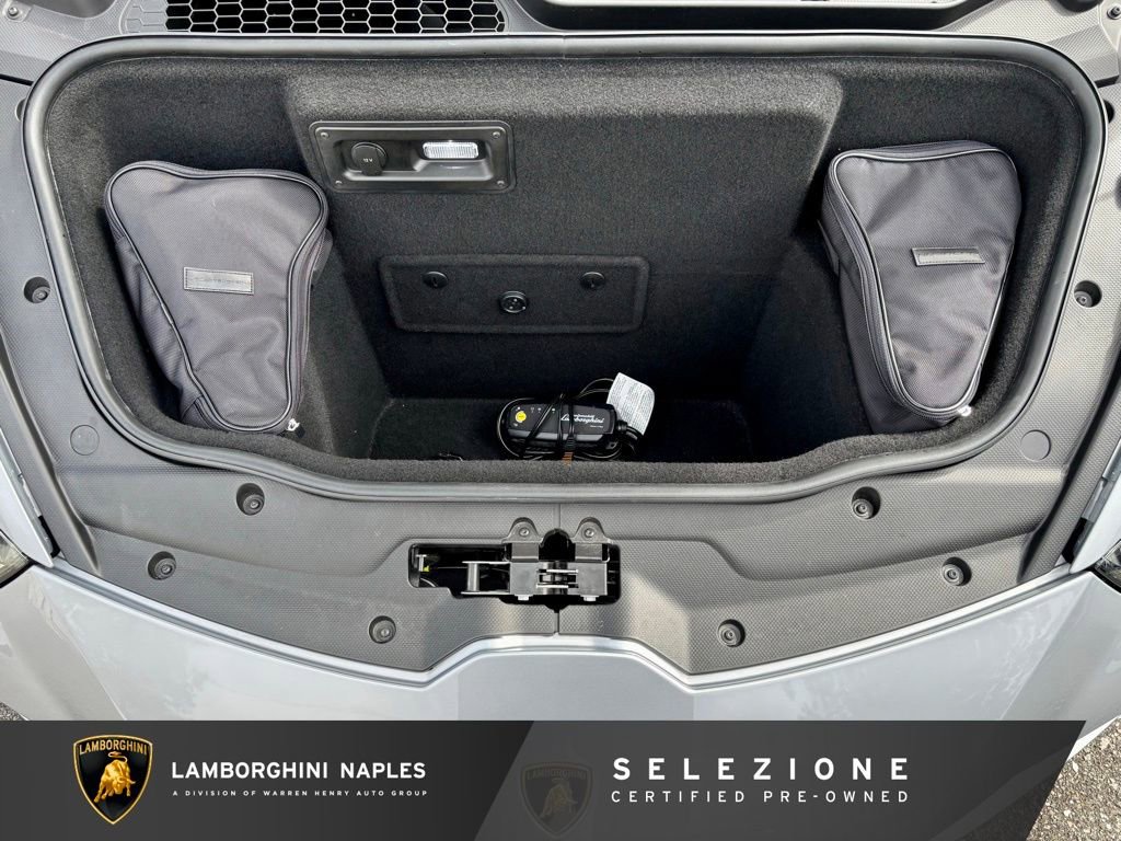 Used 2021 Lamborghini Huracan EVO image 28