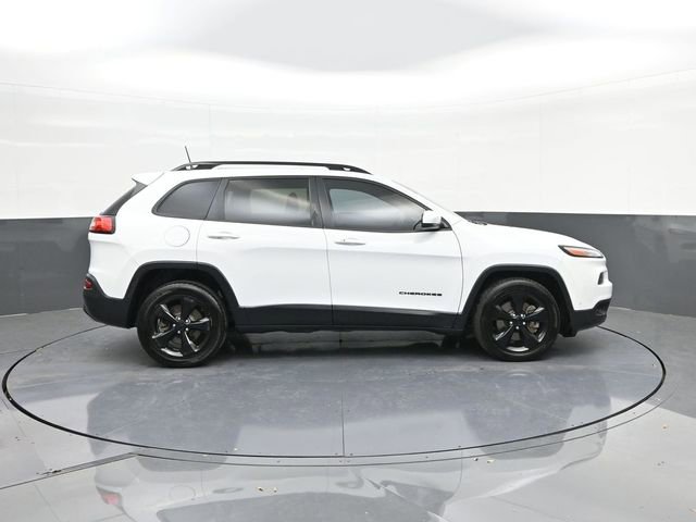 Used 2018 Jeep Cherokee Limited w/ Technology Group image 24