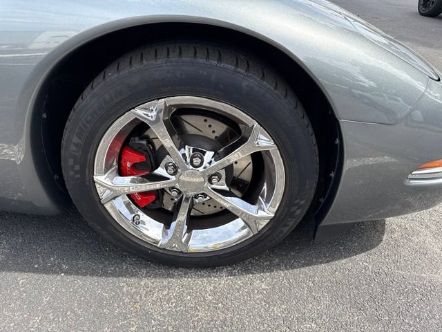 Used 2004 Chevrolet Corvette Convertible w/ Preferred Equipment Group RWD image 8