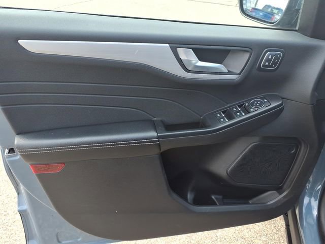 Certified 2025 Ford Escape Platinum AWD/4WD image 12
