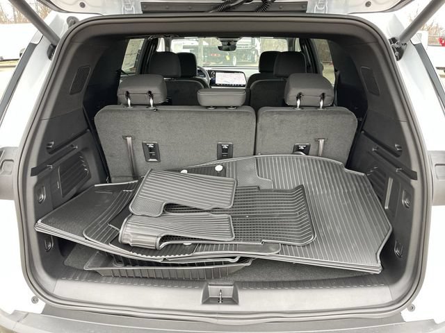 New 2026 Chevrolet Traverse LT w/ Driver Confidence Package FWD image 24