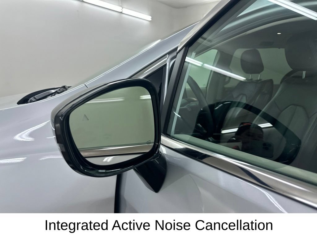 Used 2024 Chrysler Pacifica Touring-L FWD image 19