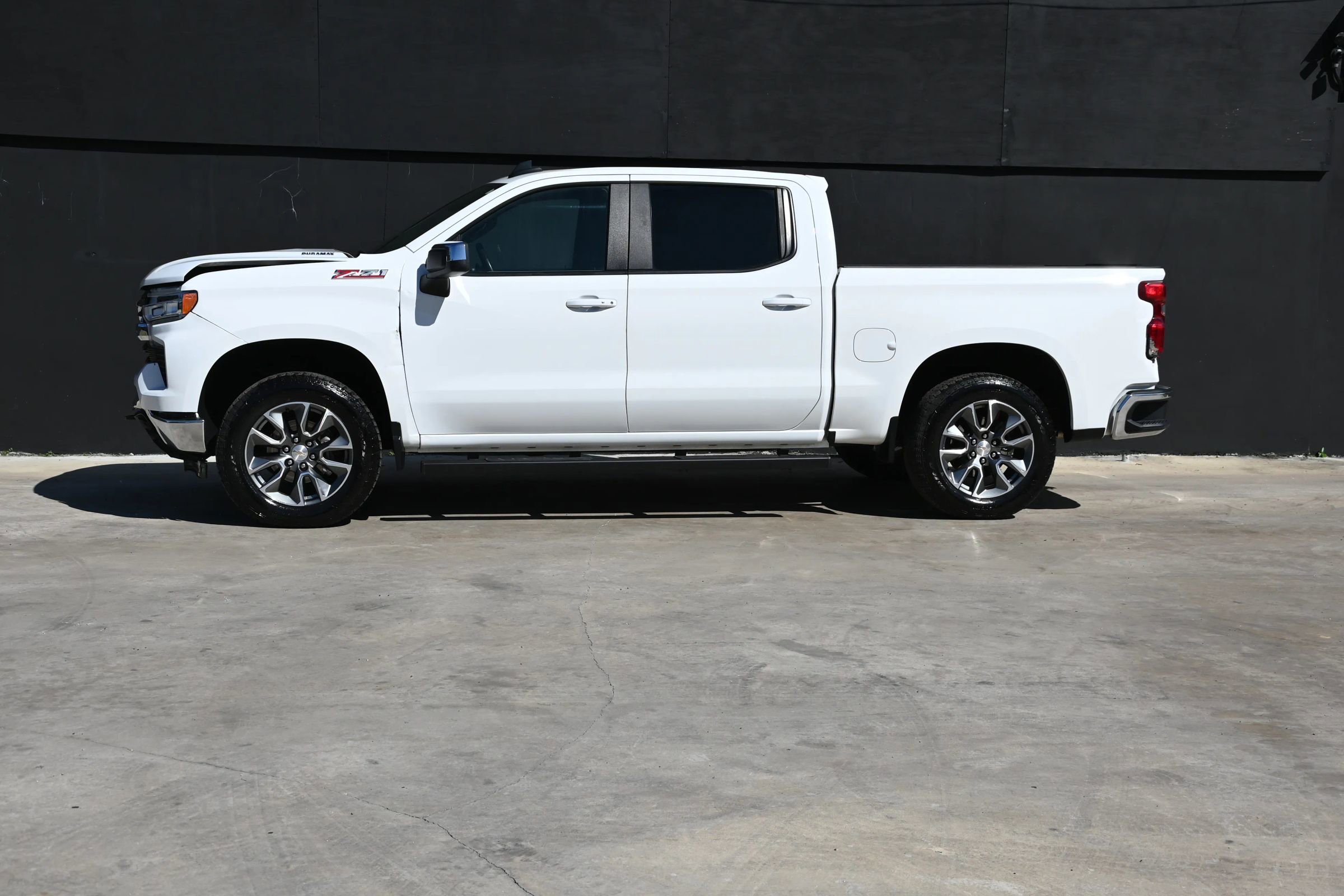 Used 2024 Chevrolet Silverado 1500 LT w/ Z71 Off-Road Package image 7