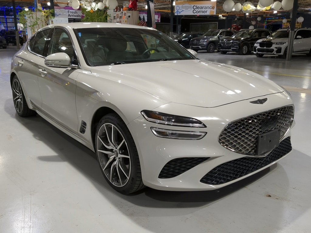 Used 2025 Genesis G70 2.5T image 4
