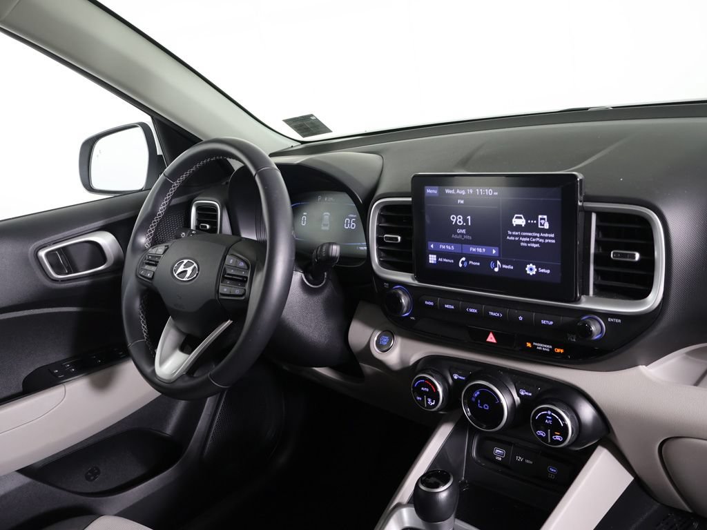 Certified 2024 Hyundai Venue SEL FWD image 24