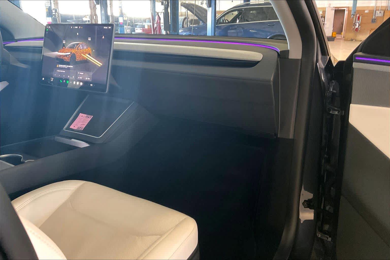 Used 2026 Tesla Model Y AWD image 17