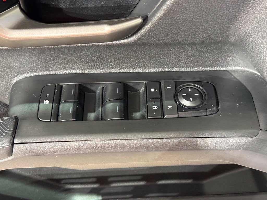 Used 2024 Toyota Tacoma TRD Off-Road AWD/4WD image 15