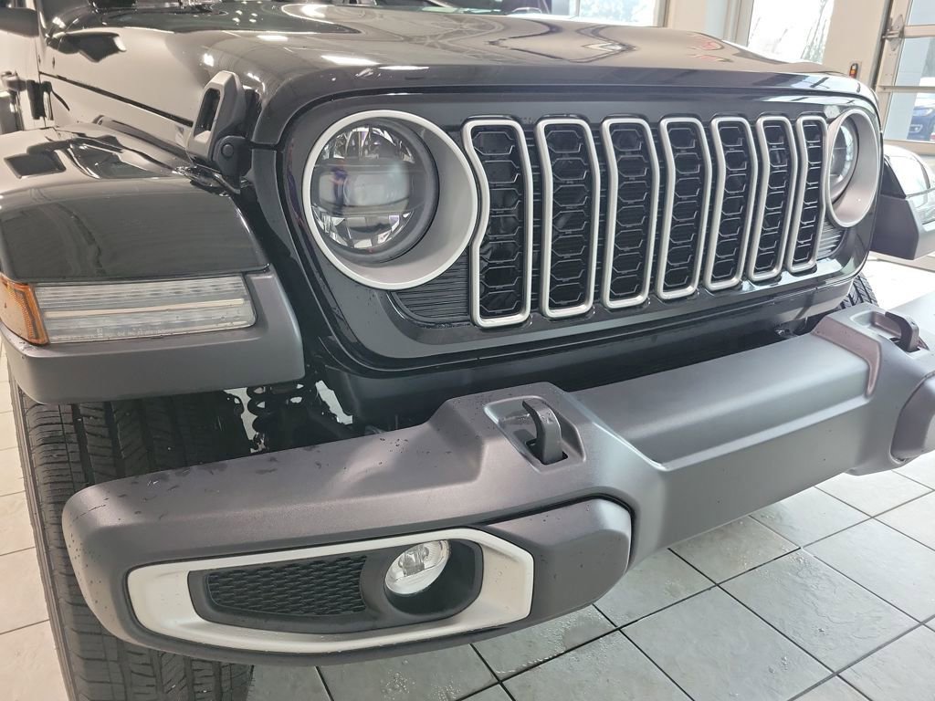 Used 2024 Jeep Wrangler Sahara image 18