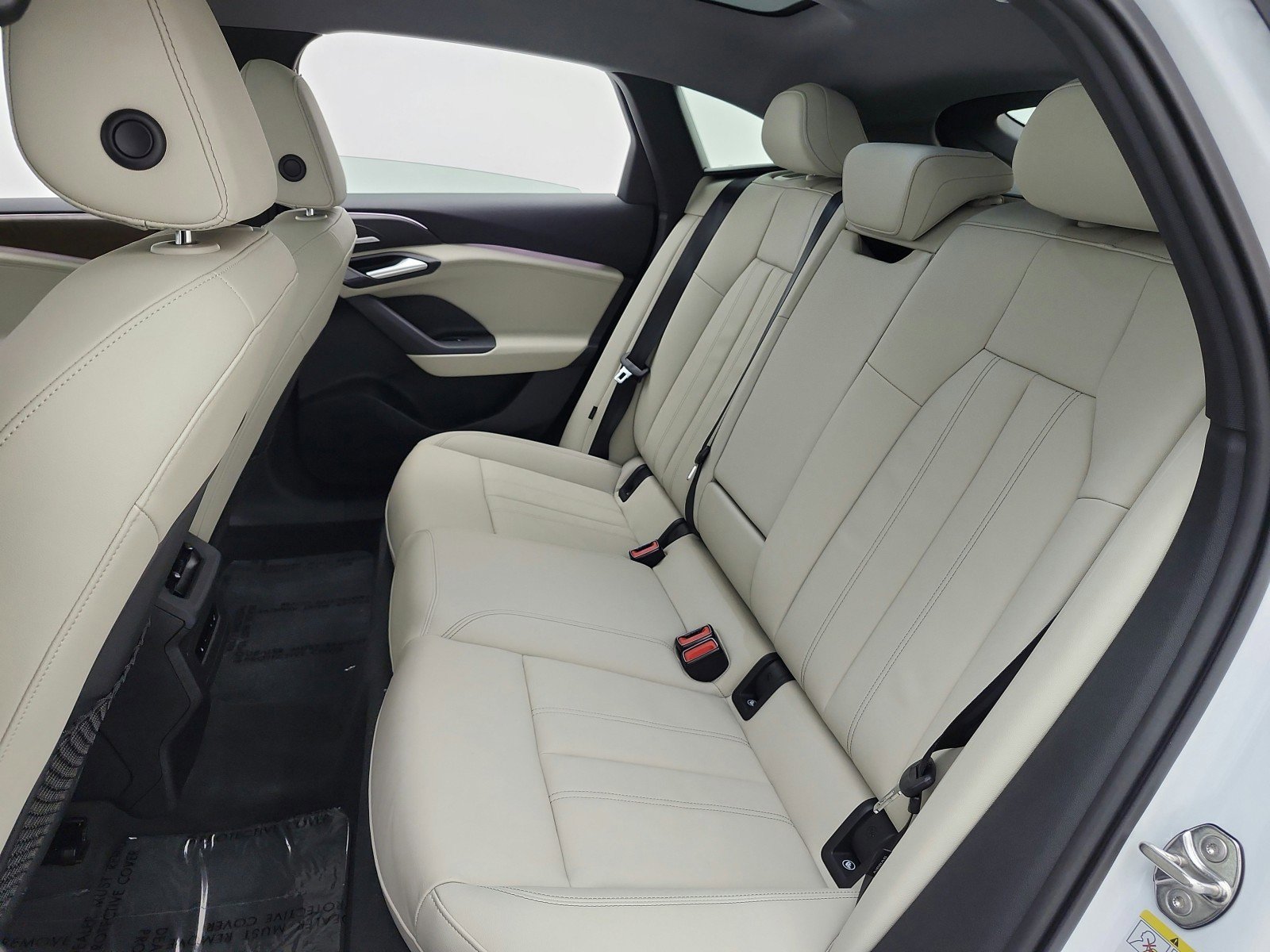 Used 2025 Audi A6 e-tron Premium Plus w/ Premium Plus image 15