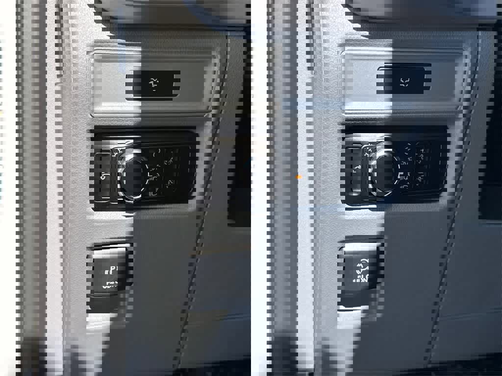 New 2023 Ford F150 Lightning Pro image 31