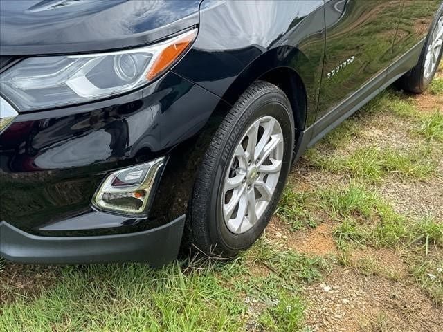 Used 2019 Chevrolet Equinox LT w/ Driver Convenience Package AWD/4WD image 4