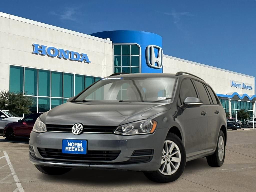 Used 2016 Volkswagen Golf S image 1