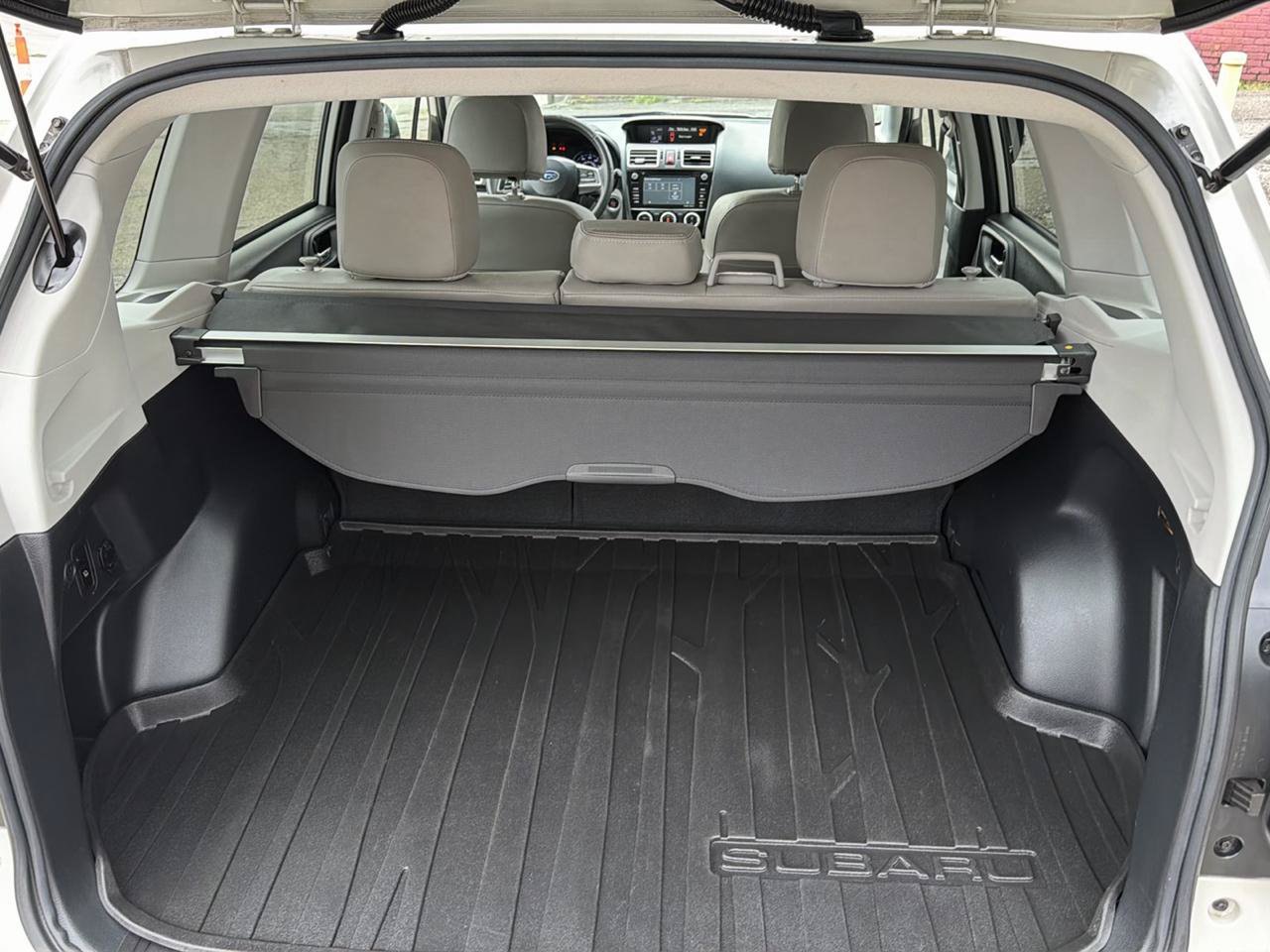 Used 2016 Subaru Forester 2.5i Touring AWD/4WD image 29