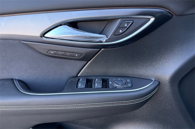 New 2025 Buick Envision Sport Touring image 8