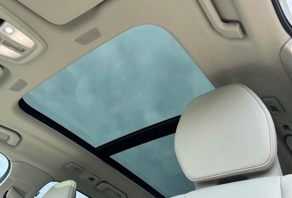 Used 2023 Volvo XC60 B5 Plus w/ Climate Package AWD/4WD image 16