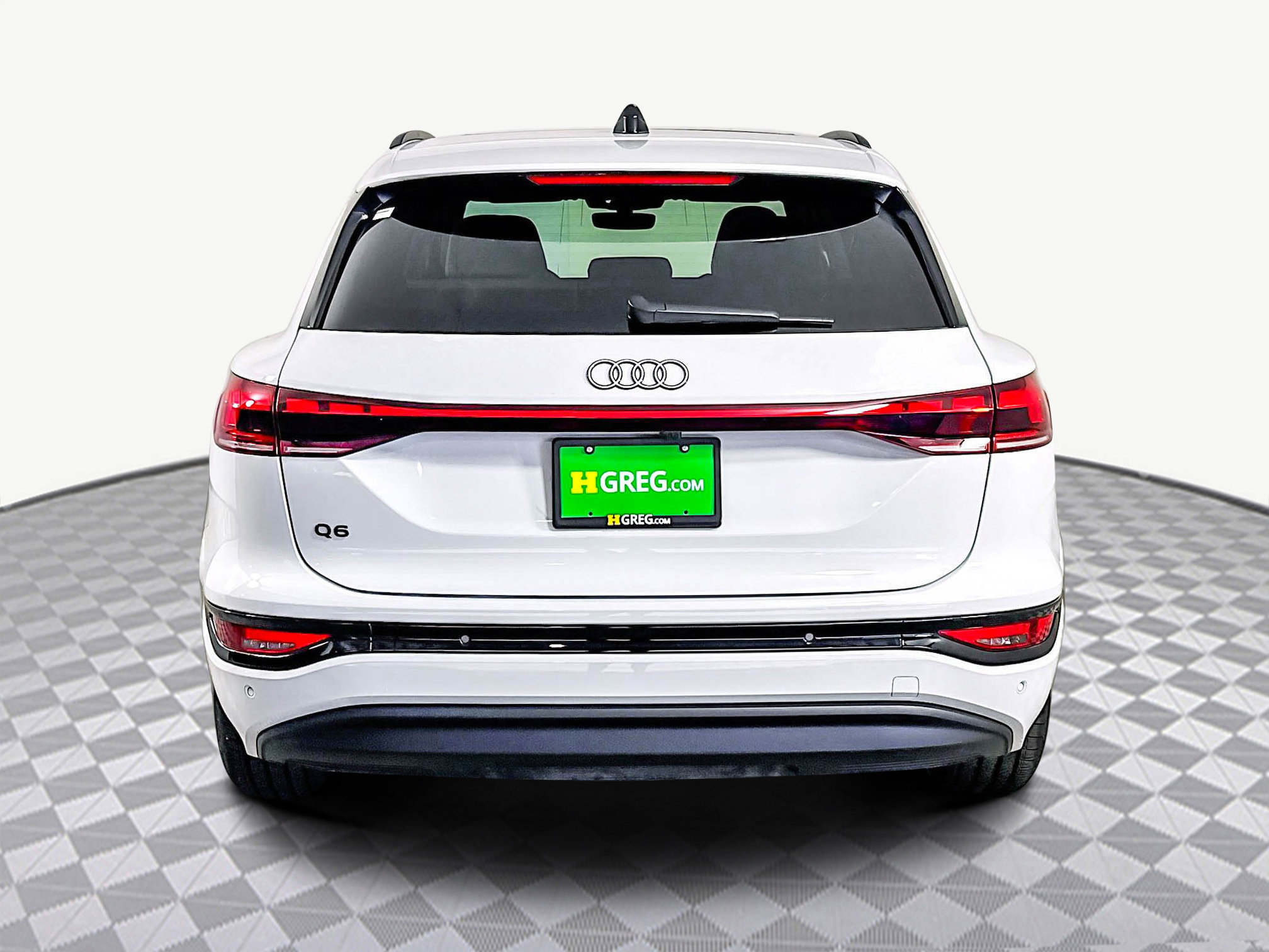 Used 2025 Audi Q6 e-tron Premium Plus image 7