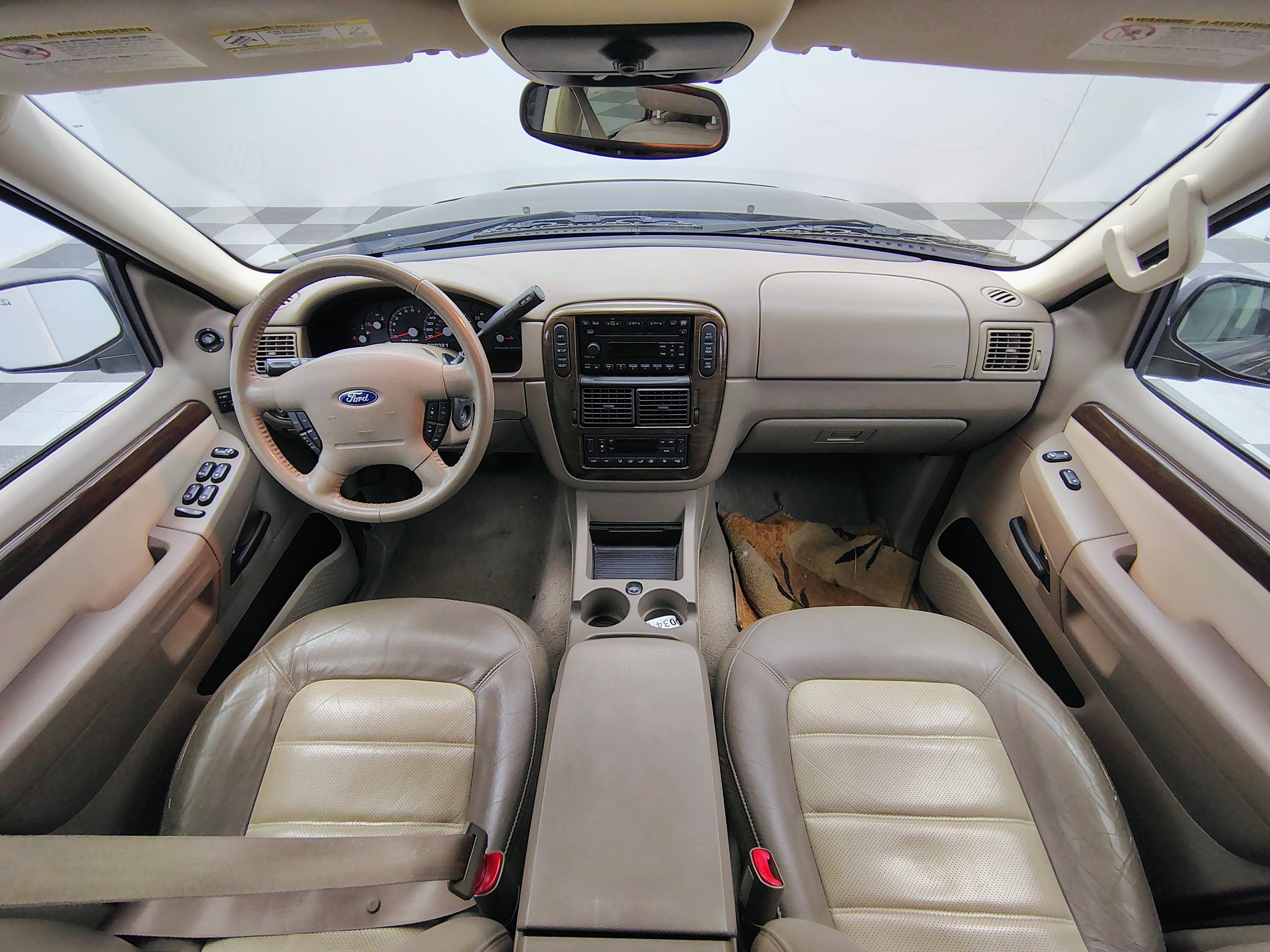 Used 2005 Ford Explorer Eddie Bauer image 2