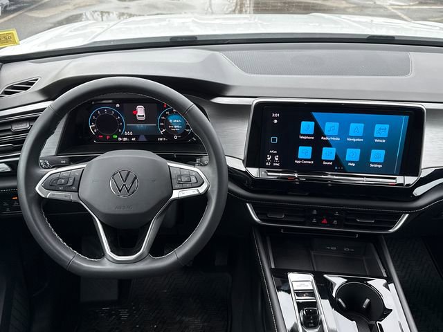Certified 2024 Volkswagen Atlas Cross Sport SE image 25