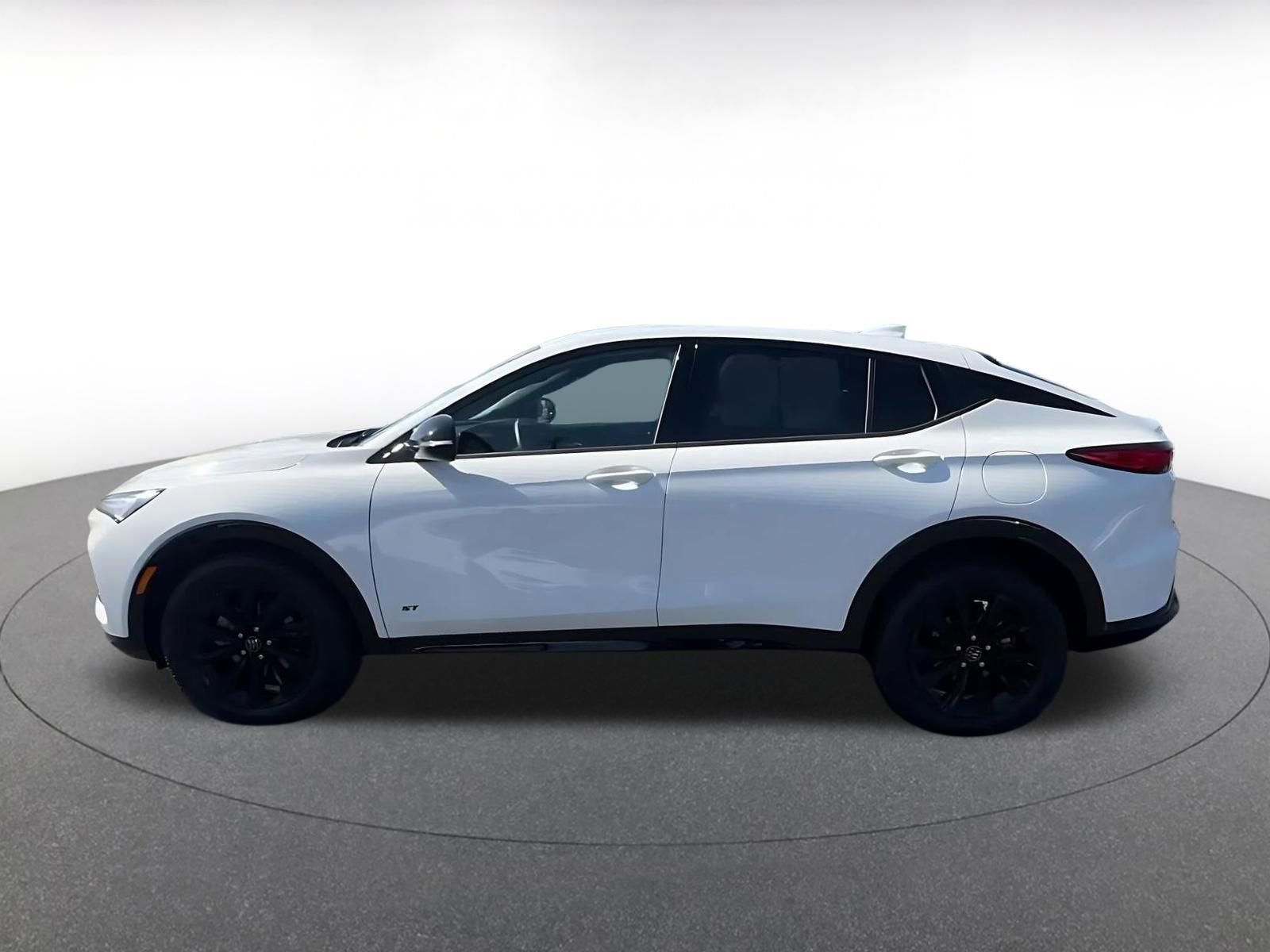 Used 2025 Buick Envista Sport Touring image 9