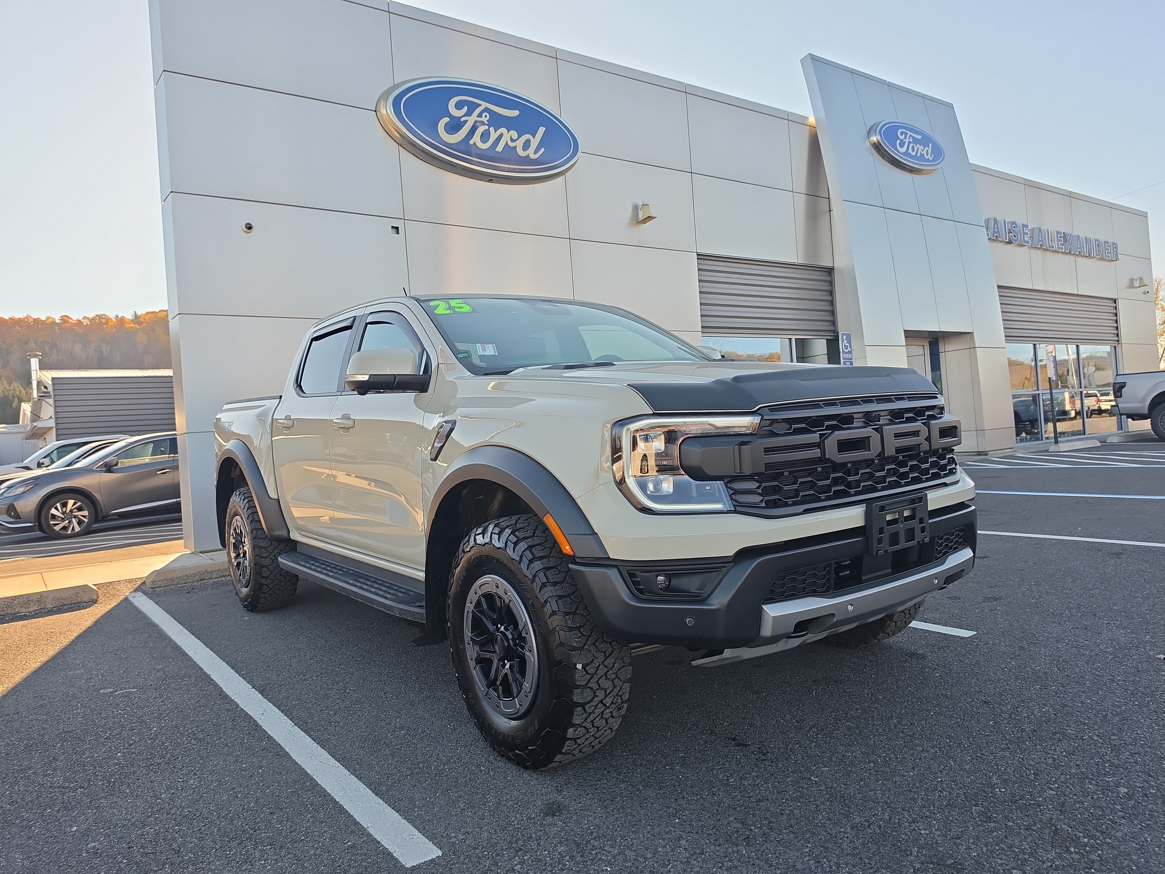 Used 2025 Ford Ranger Raptor AWD/4WD image 1