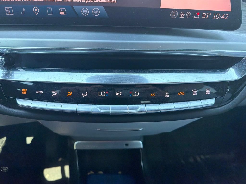 Used 2024 Cadillac Lyriq Luxury AWD/4WD image 11