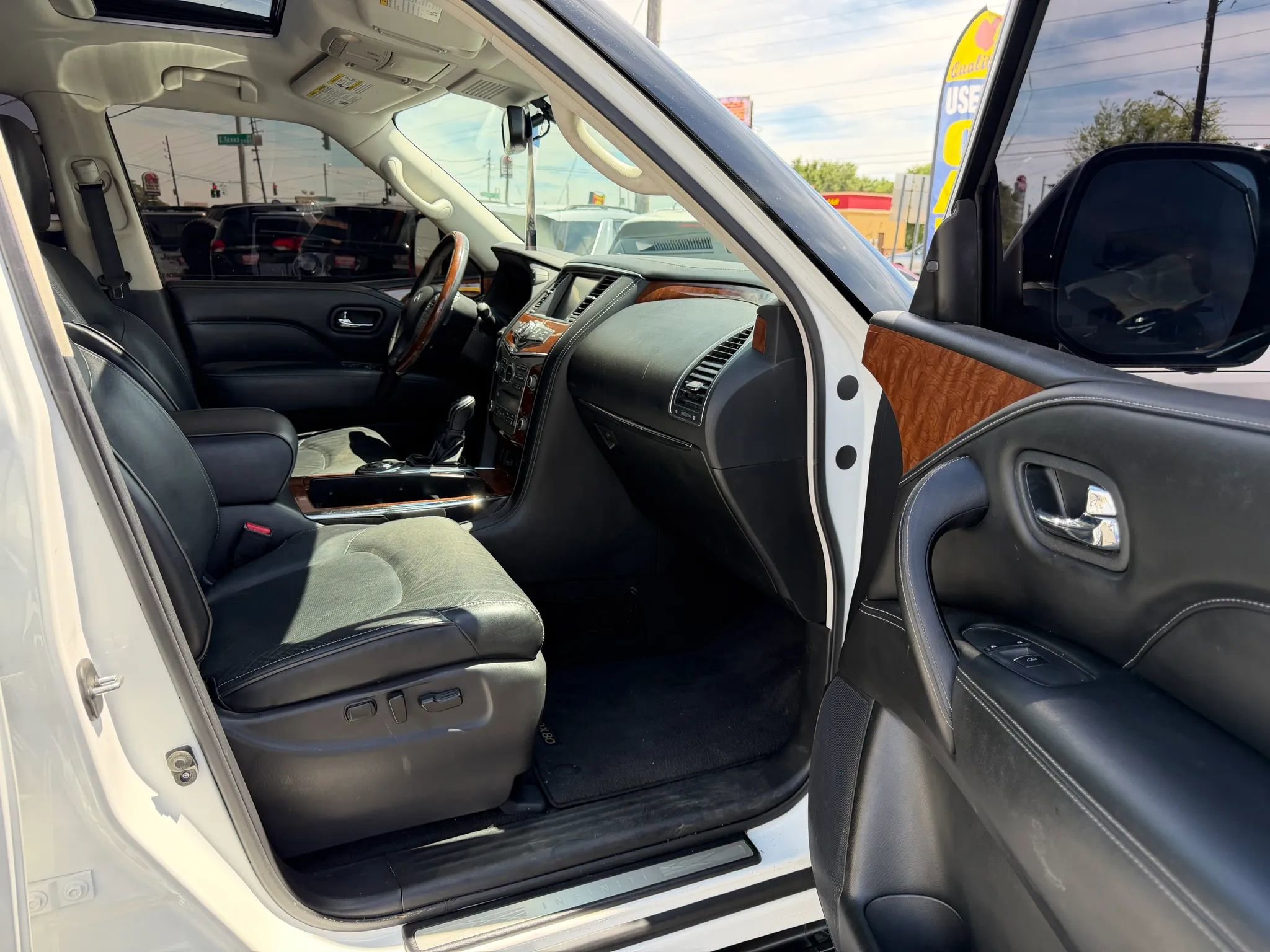 Used 2019 INFINITI QX80 Luxe w/ Proassist Package RWD image 9
