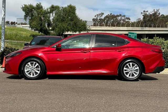 Used 2025 Toyota Camry LE w/ Convenience Package image 9