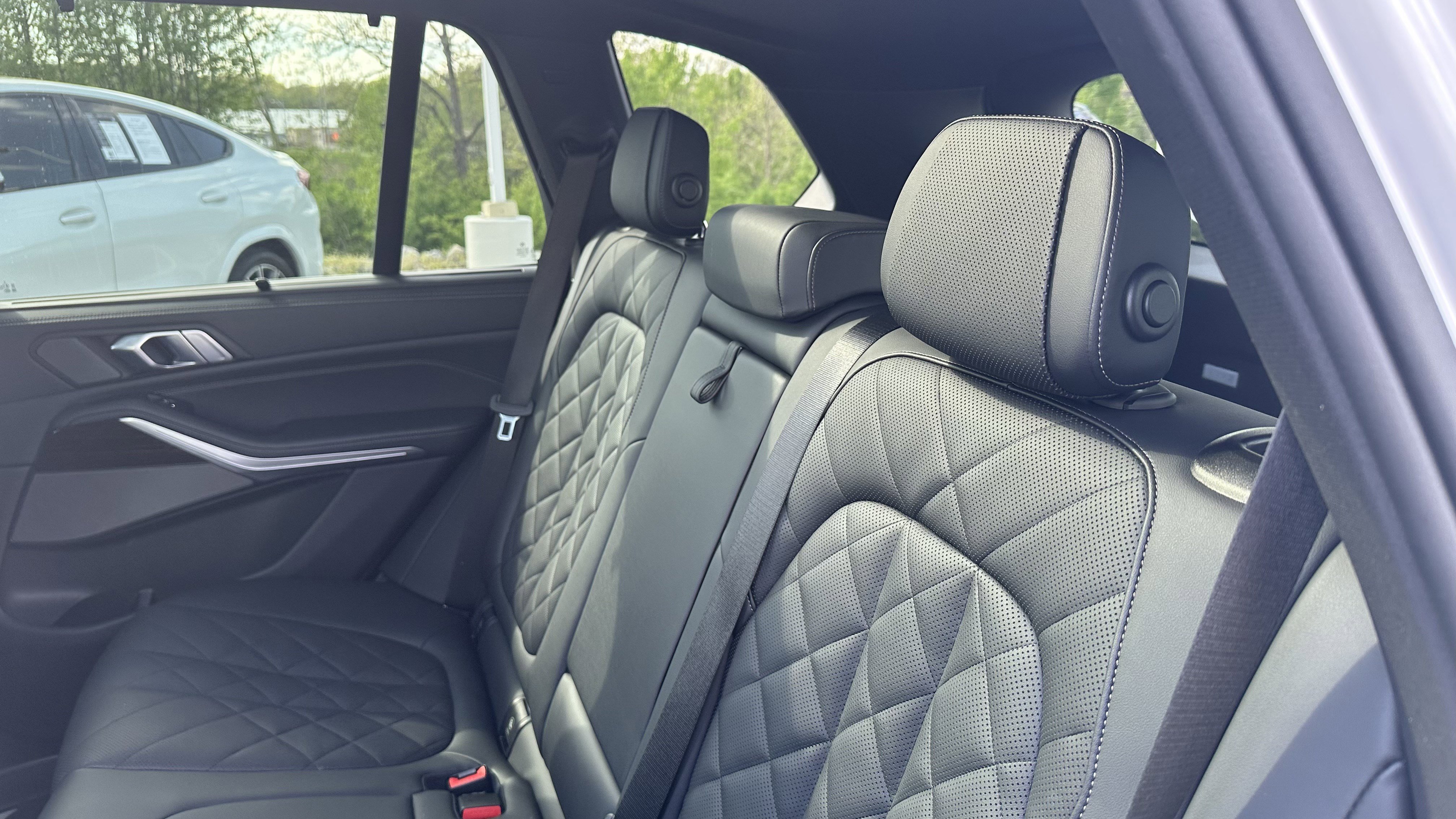 Certified 2025 BMW X5 M60i image 34