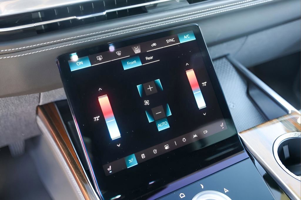 Certified 2025 Cadillac Escalade Sport Platinum w/ LPO, Floor Liner Package image 18