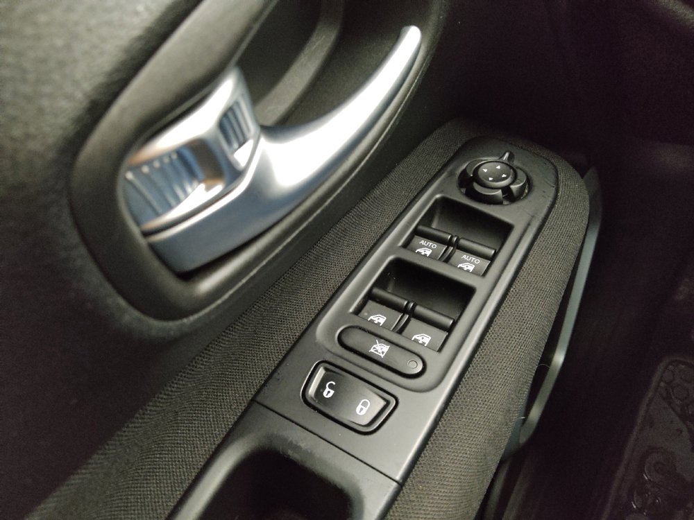 Used 2020 Jeep Renegade Latitude w/ Cold Weather Group AWD/4WD image 27
