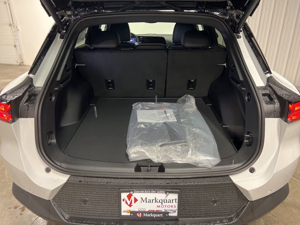 New 2026 Chevrolet Equinox EV LT image 10