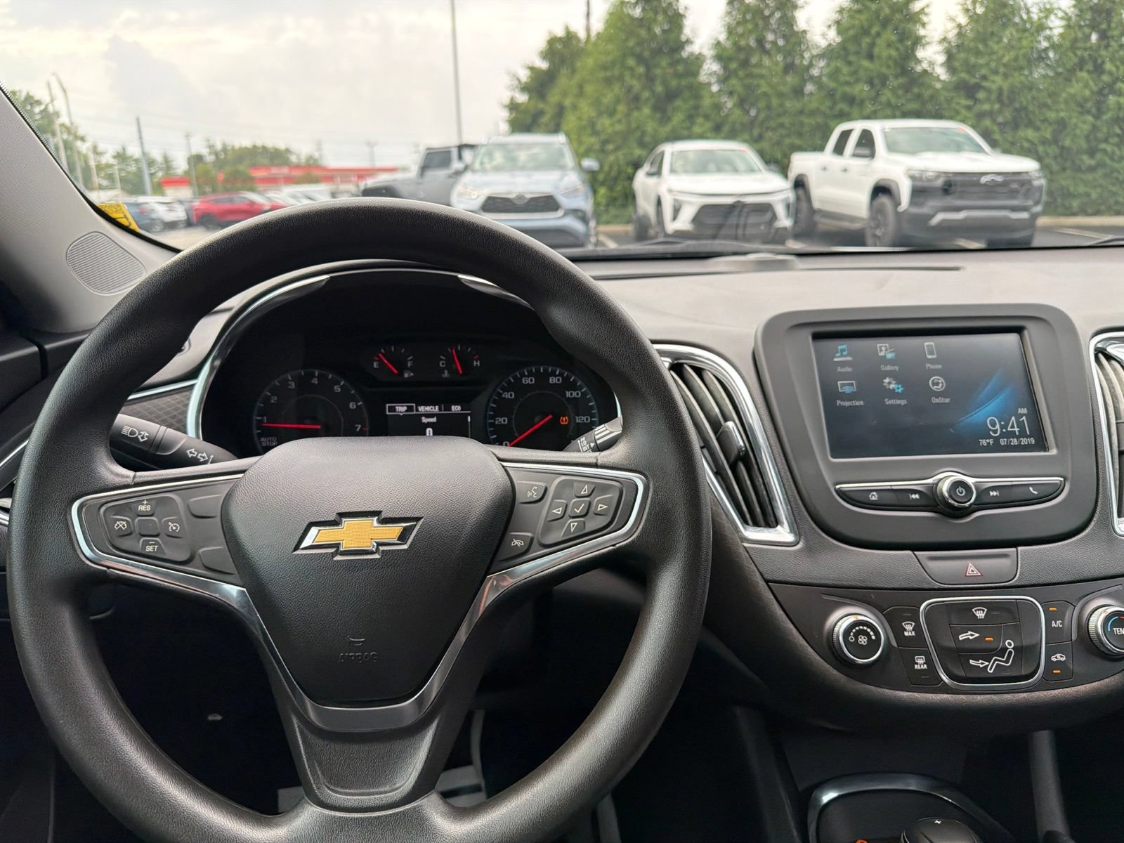 Used 2017 Chevrolet Malibu LT FWD image 21
