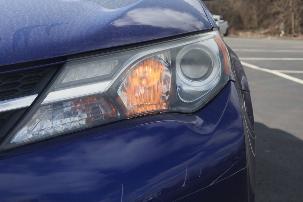 Used 2015 Toyota RAV4 Limited image 18