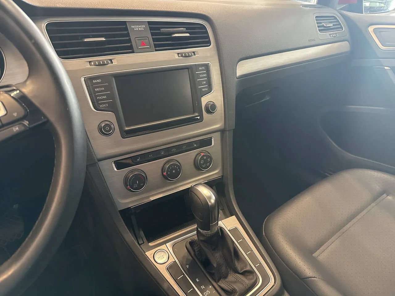 Used 2017 Volkswagen Golf Wolfsburg Edition FWD image 18