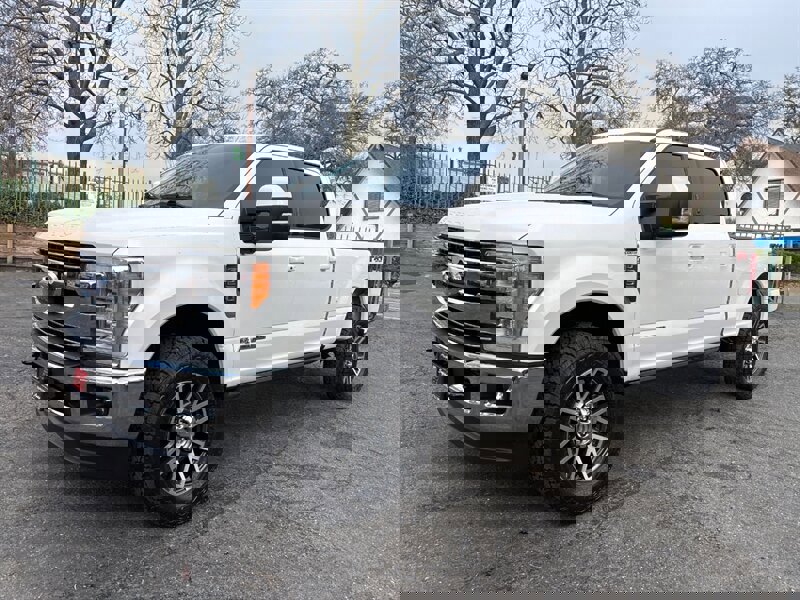 Used 2018 Ford F250 Lariat w/ Lariat Ultimate Package image 2