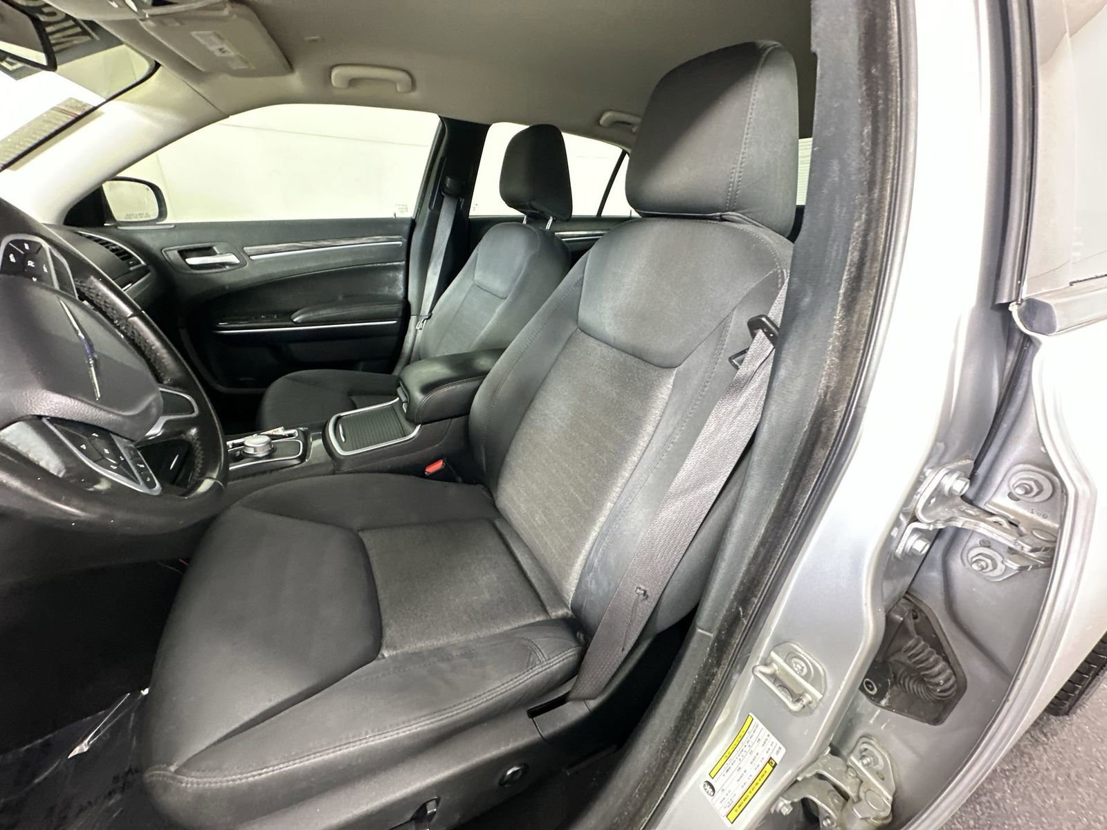 Used 2020 Chrysler 300 Touring w/ Sport Appearance Package image 15