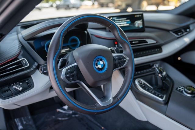 Used 2020 BMW i8 Coupe AWD/4WD image 31