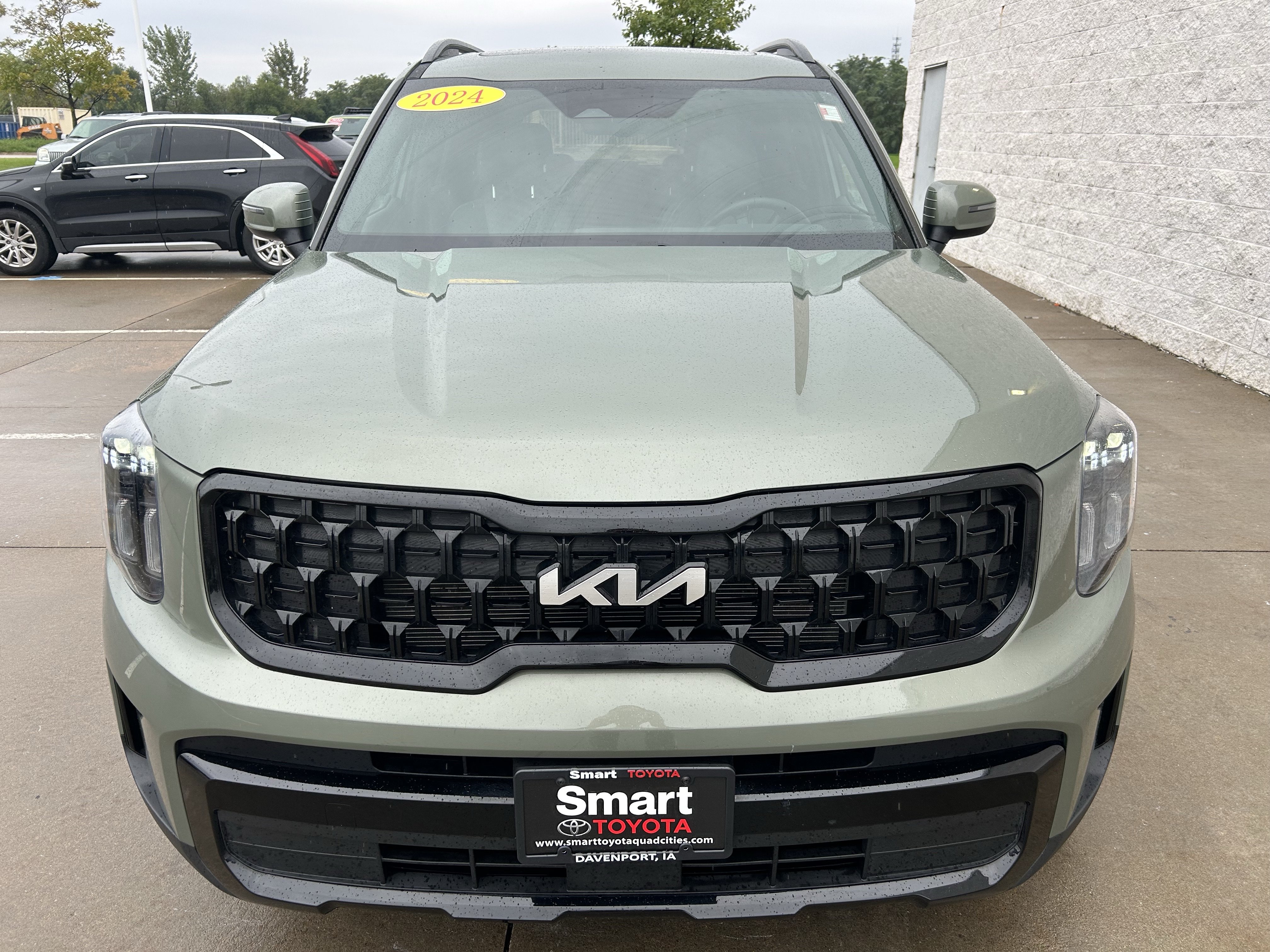 Used 2024 Kia Telluride EX X-Line AWD/4WD image 2