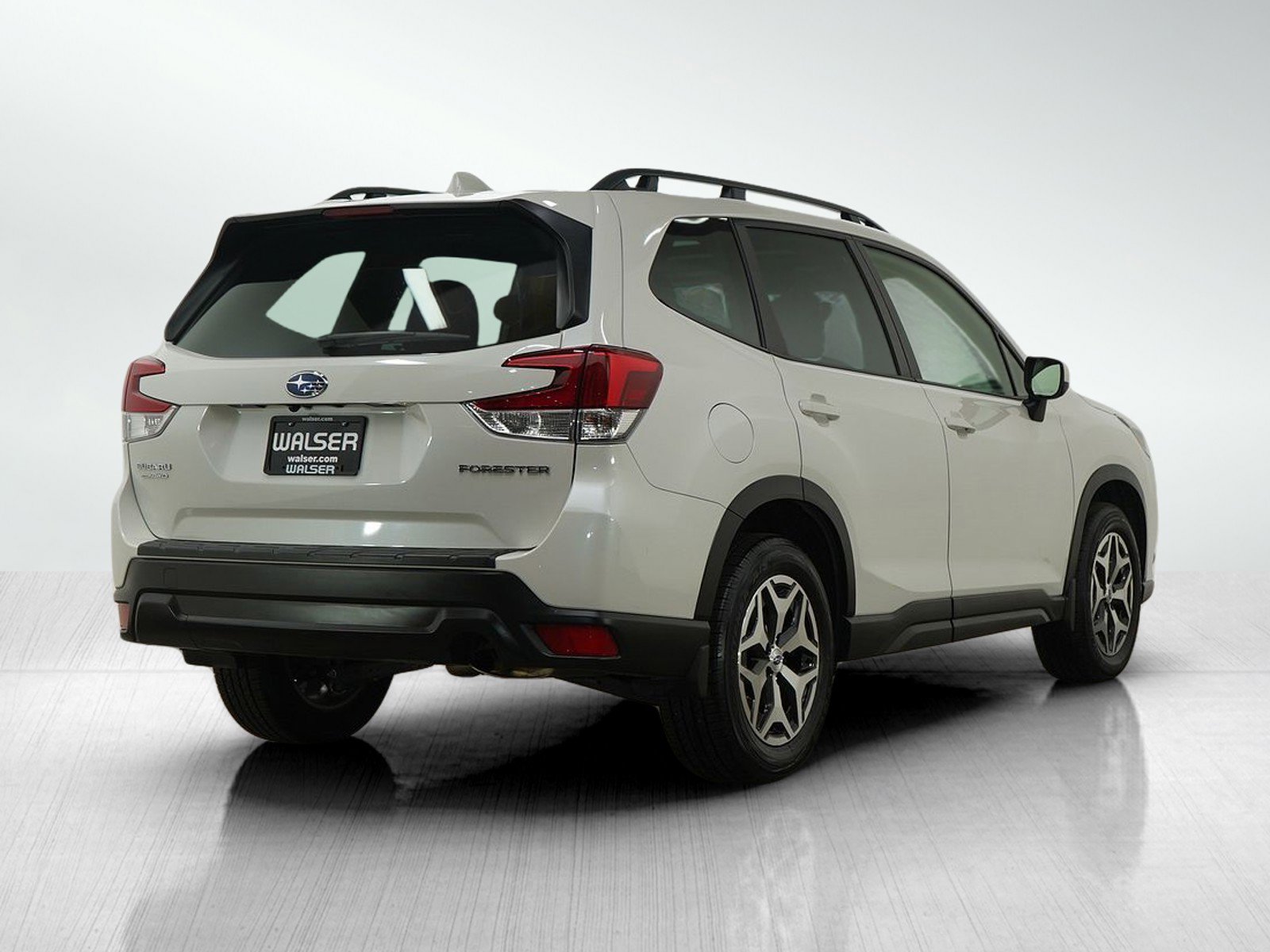 Used 2023 Subaru Forester Premium image 5