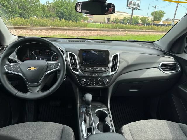 Used 2023 Chevrolet Equinox LT AWD/4WD image 13