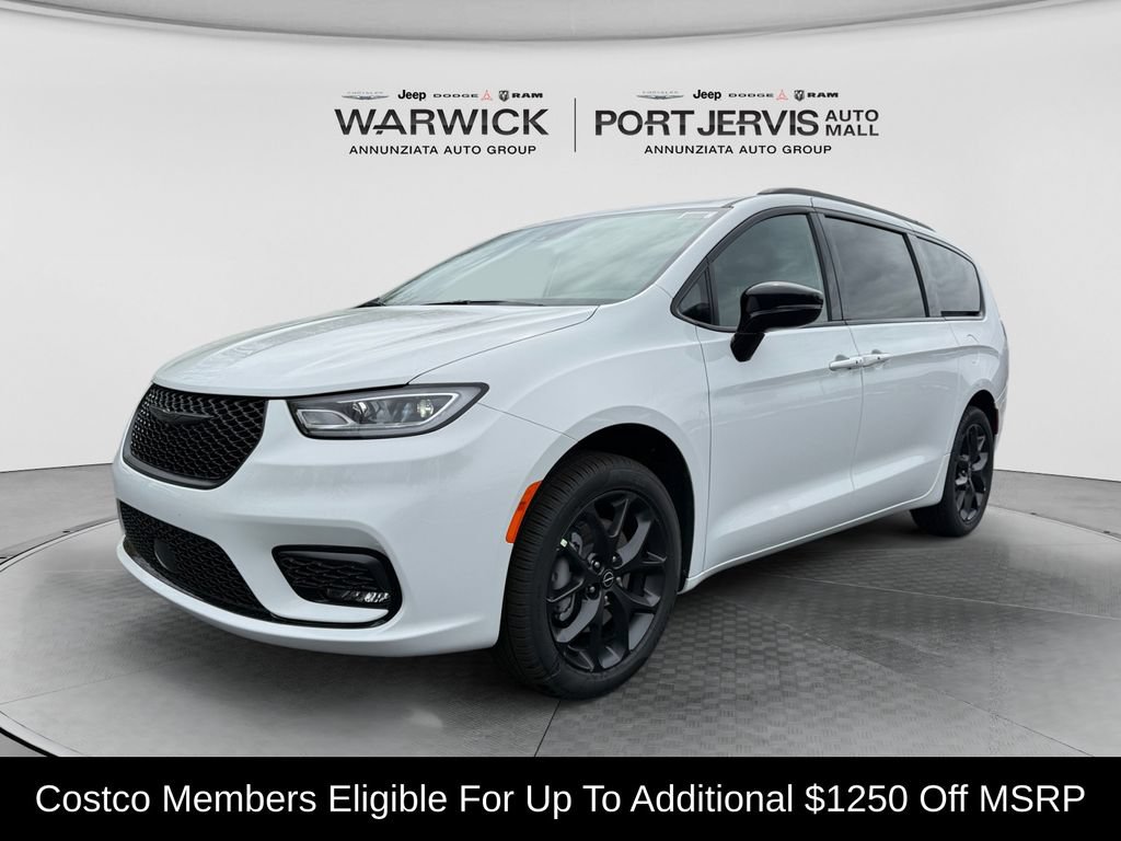 New 2026 Chrysler Pacifica Select w/ S Appearance Package