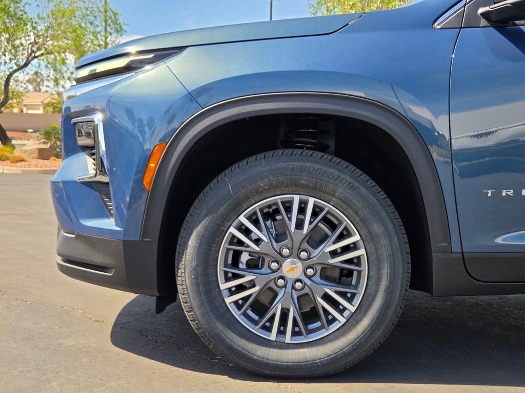 New 2026 Chevrolet Traverse LT w/ Driver Confidence Package FWD image 5