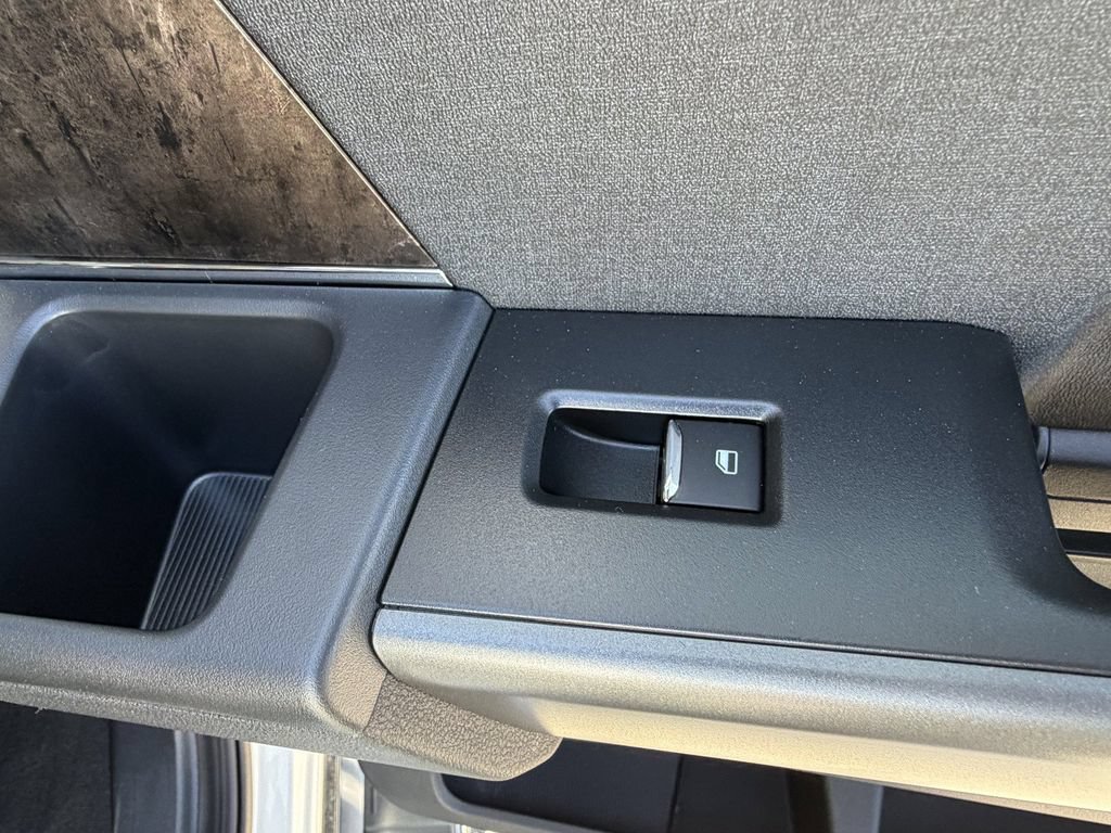 Used 2026 Ford F250 Lariat RWD image 19