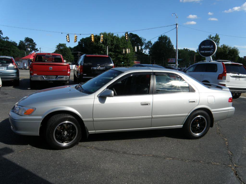 Used 2000 Toyota Camry LE image 5