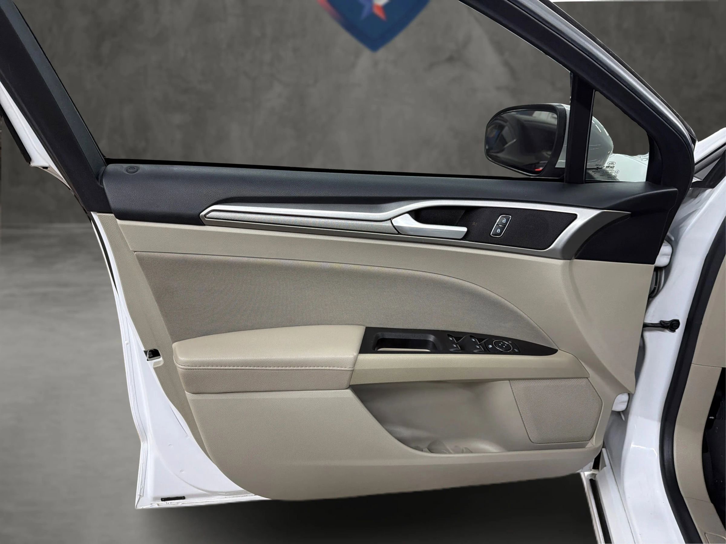 Used 2020 Ford Fusion SE FWD image 31