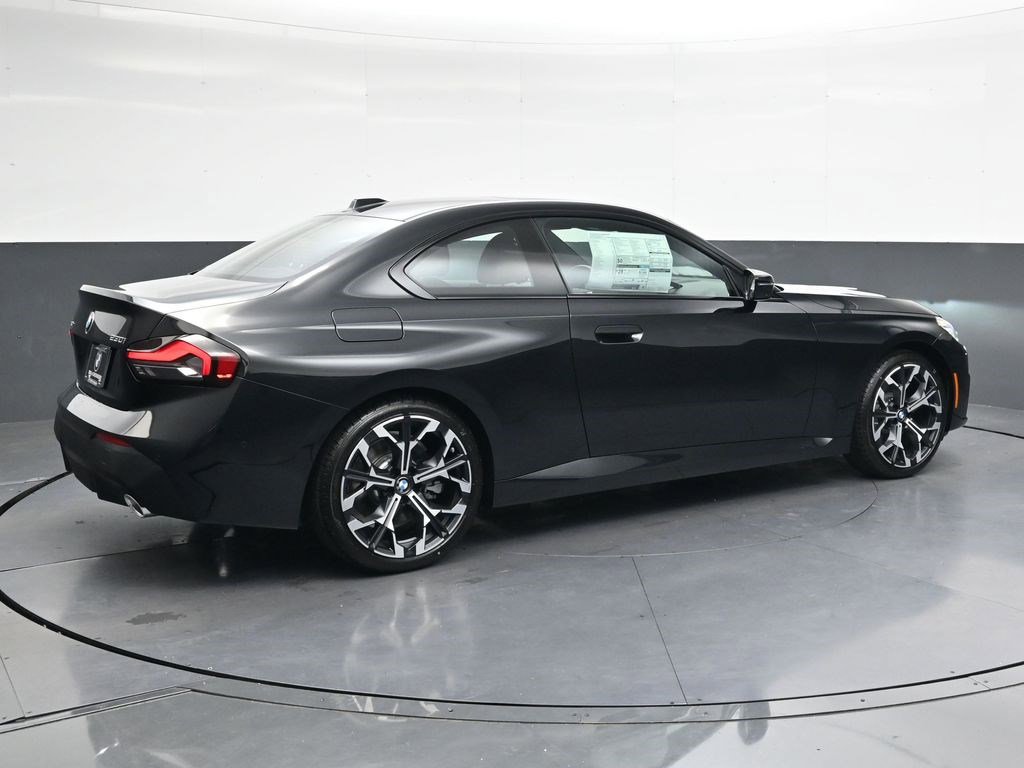 Used 2025 BMW 230i xDrive Coupe w/ Premium Package AWD/4WD image 4
