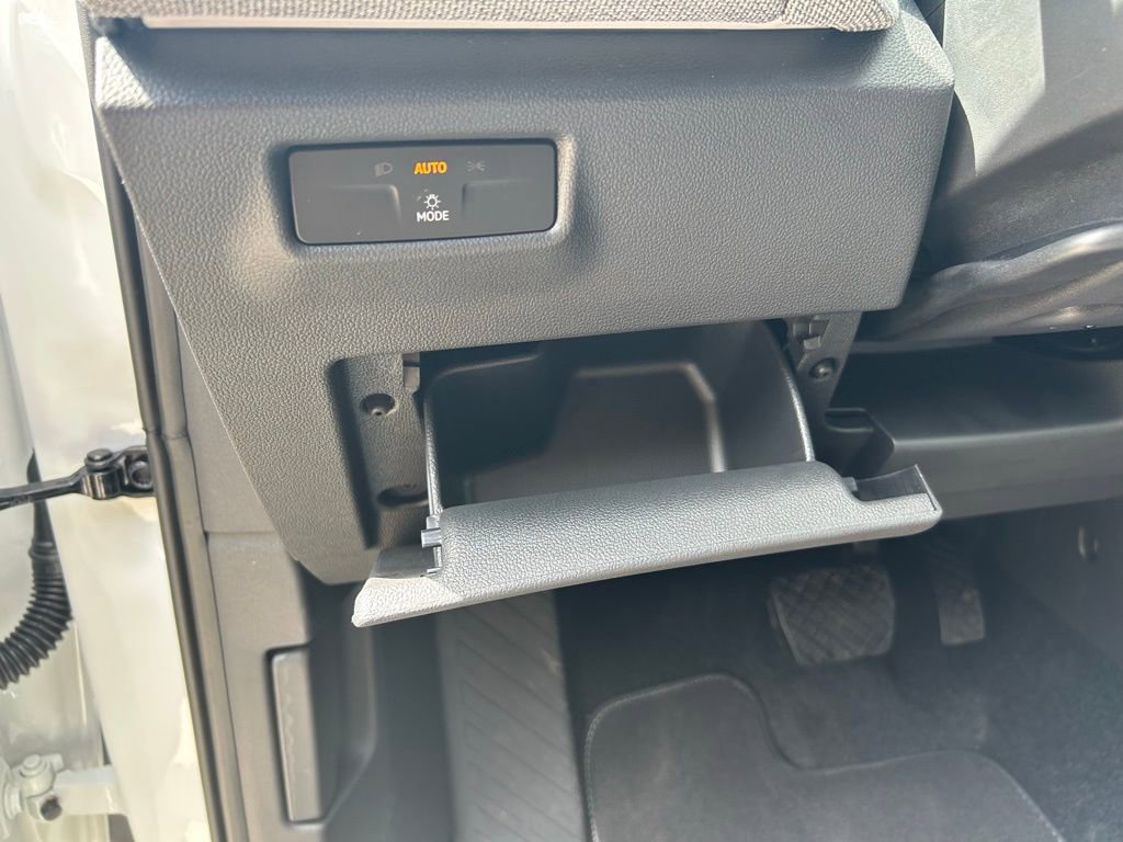 Used 2025 Volkswagen Tiguan S image 49